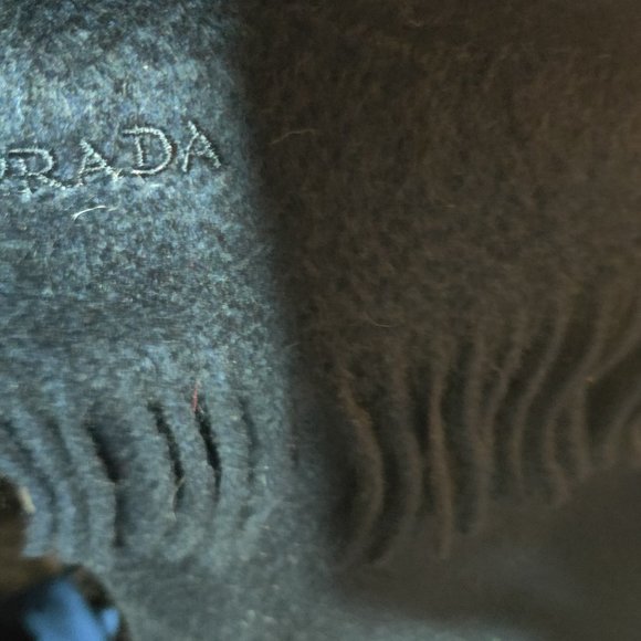 PRADA Cashmere Pashmina/scarf unisex. Made in Italy - Picture 9 of 9